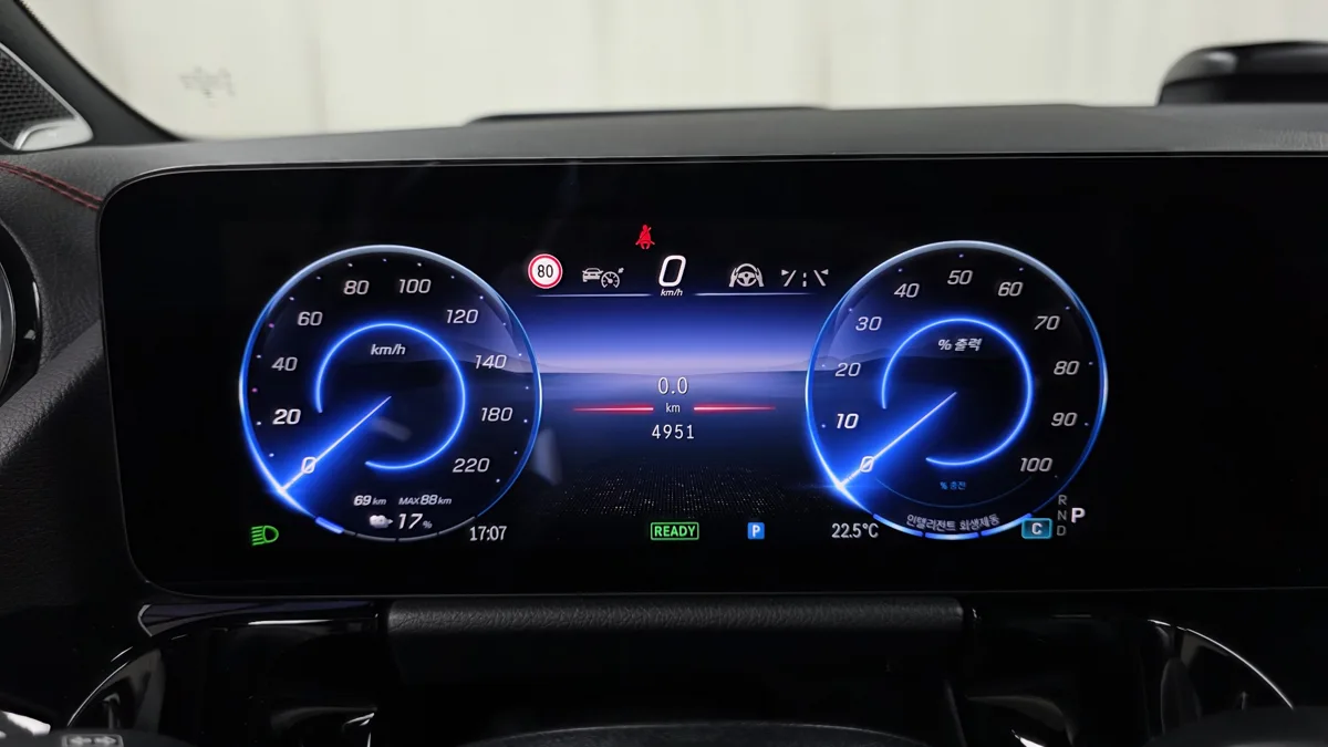 Mercedes-Benz EQA interior detail