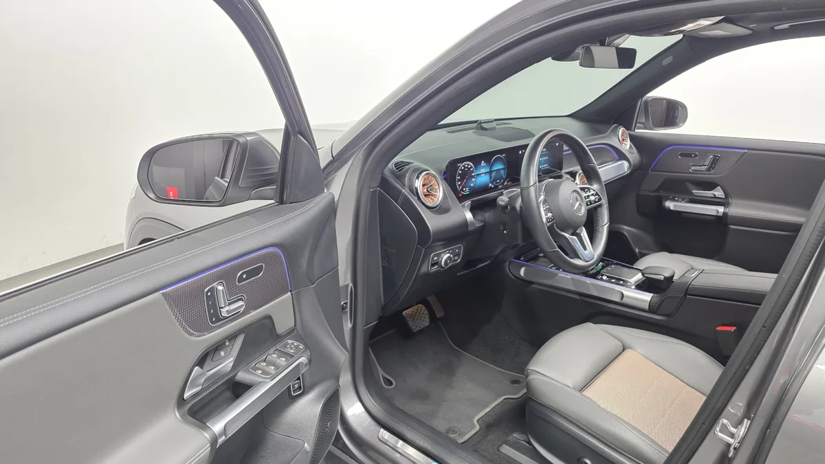 Mercedes-Benz EQB interior detail