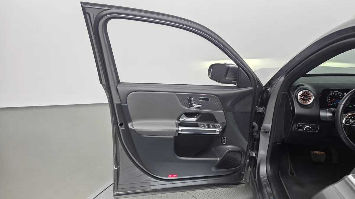 Mercedes-Benz EQB interior detail