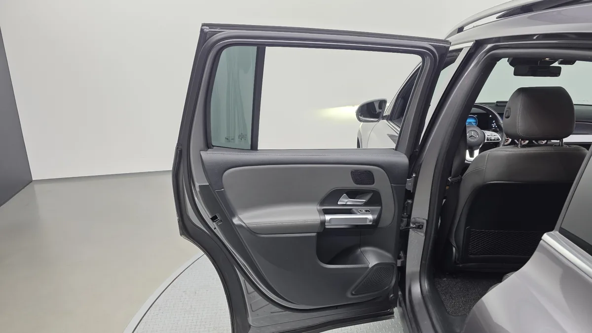 Mercedes-Benz EQB interior detail