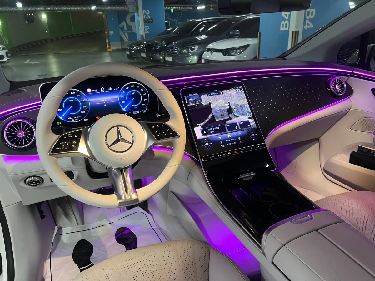 Mercedes-Benz EQE interior detail