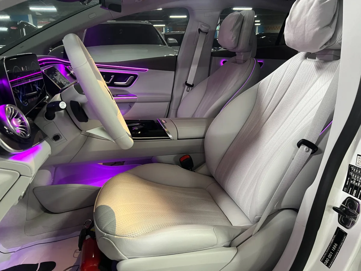 Mercedes-Benz EQE interior detail