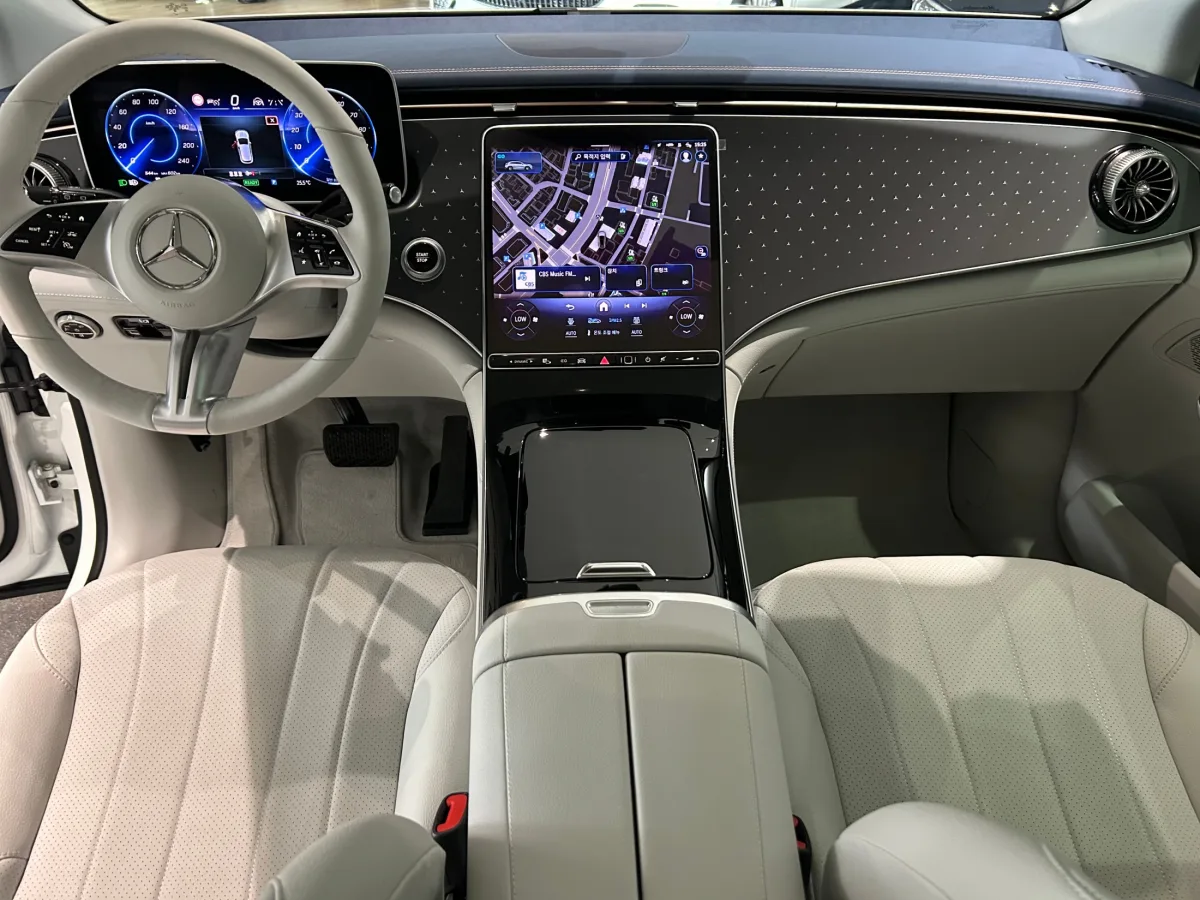 Mercedes-Benz EQE interior detail
