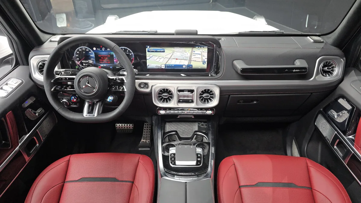 Mercedes-Benz G-Class interior detail