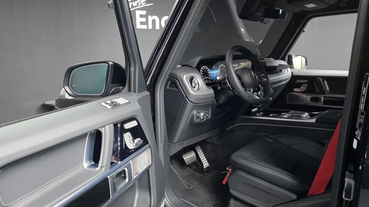 Mercedes-Benz G-Class interior detail