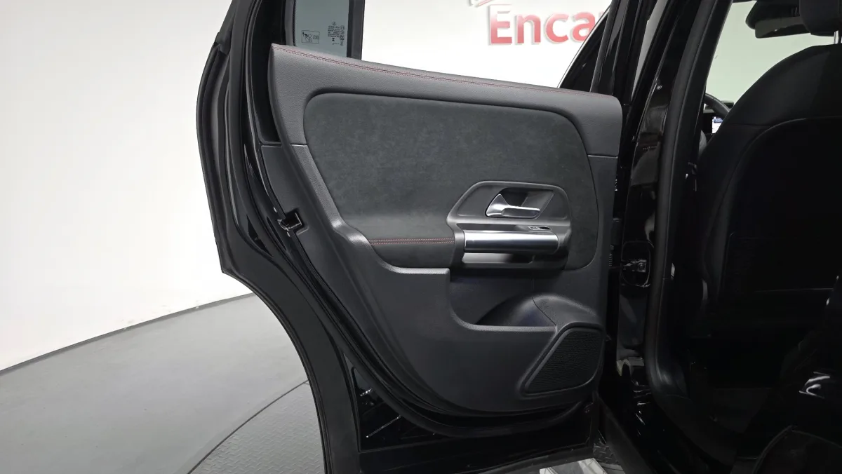 Mercedes-Benz GLA-Class interior detail