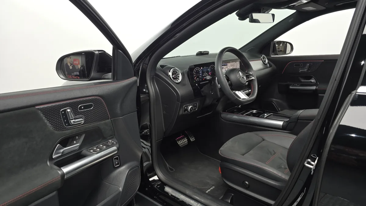 Mercedes-Benz GLA-Class interior detail