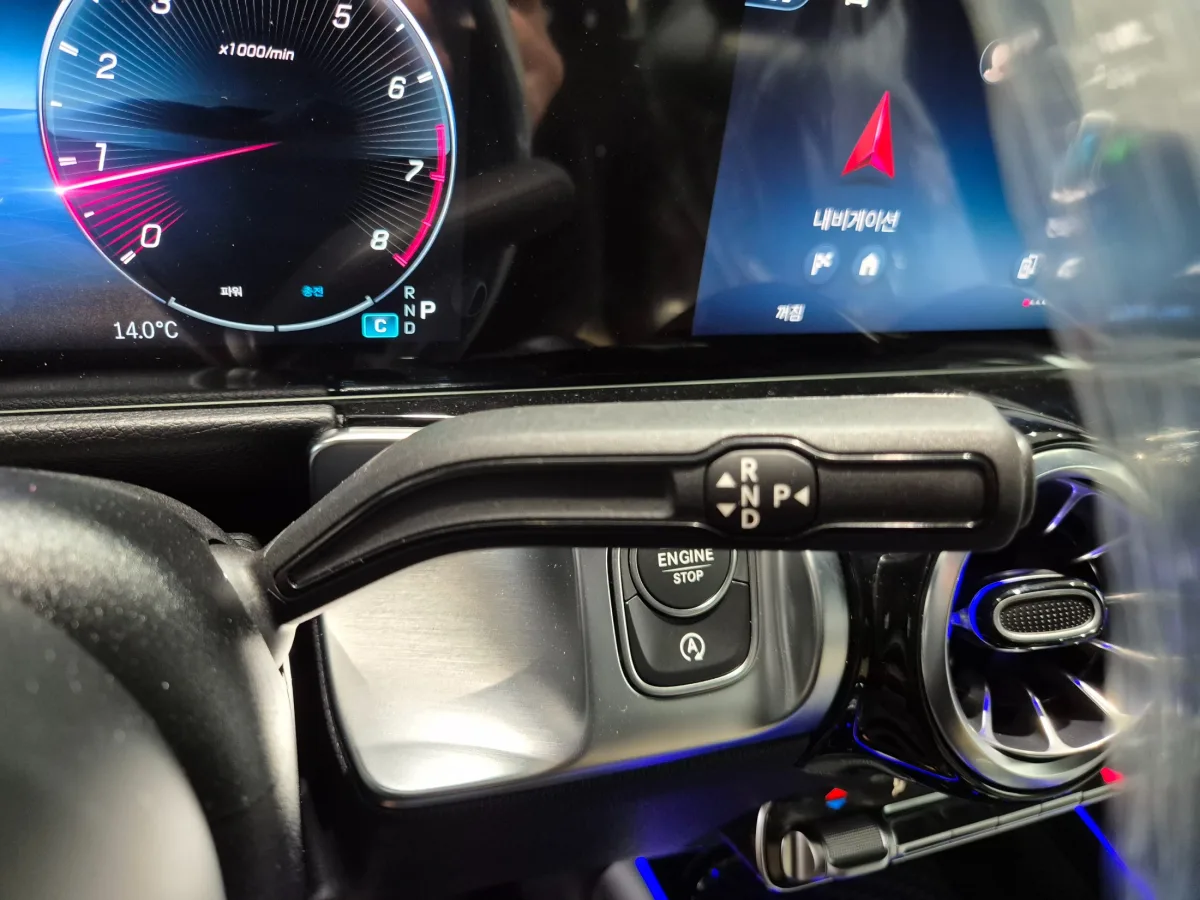 Mercedes-Benz GLB-Class interior detail