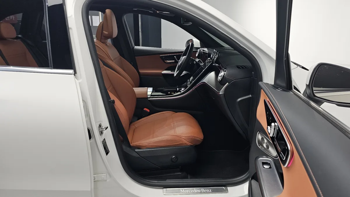 Mercedes-Benz GLC-Class interior detail