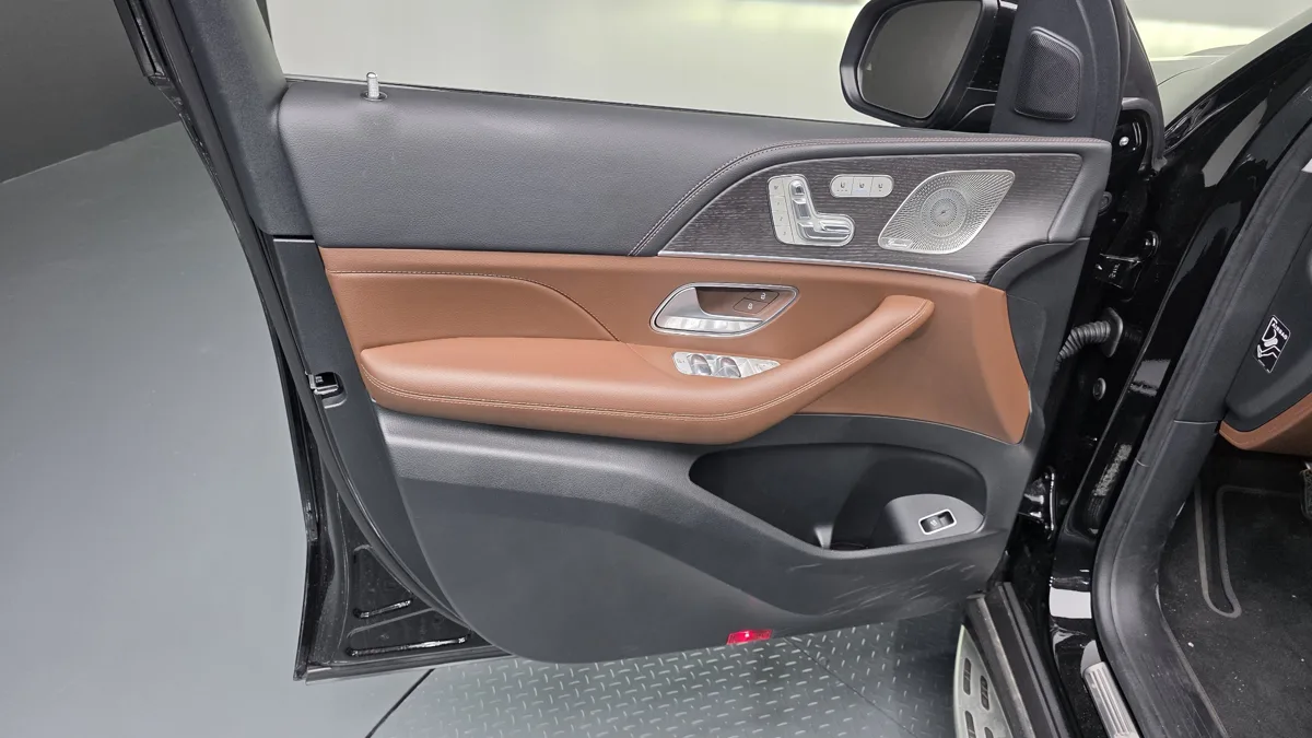 Mercedes-Benz GLE-Class interior detail