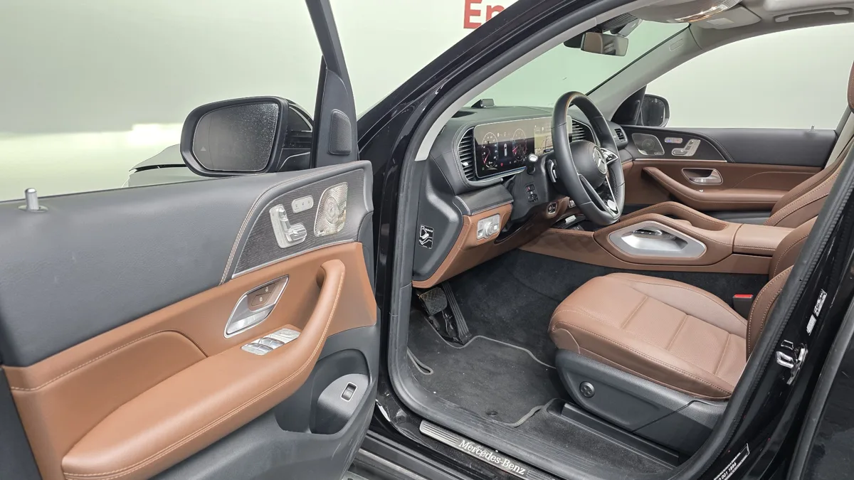 Mercedes-Benz GLE-Class interior detail