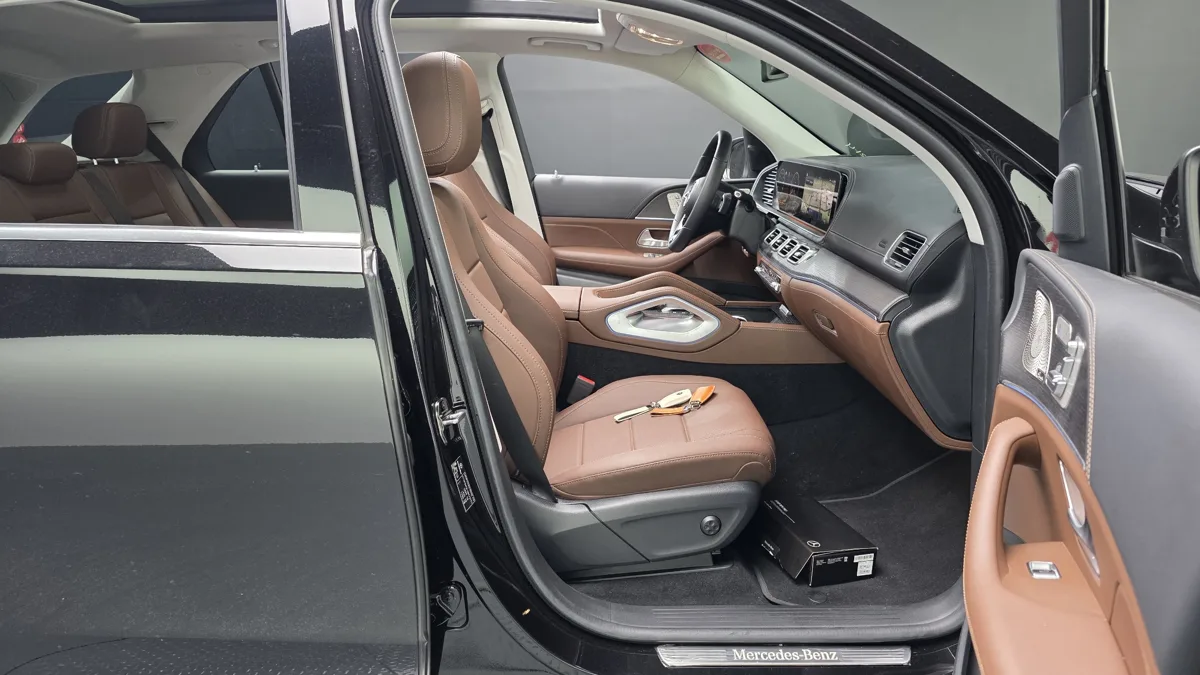 Mercedes-Benz GLE-Class interior detail
