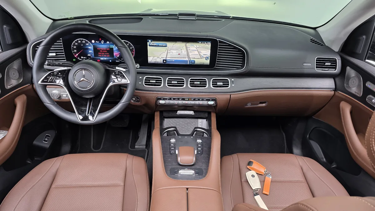 Mercedes-Benz GLE-Class interior detail