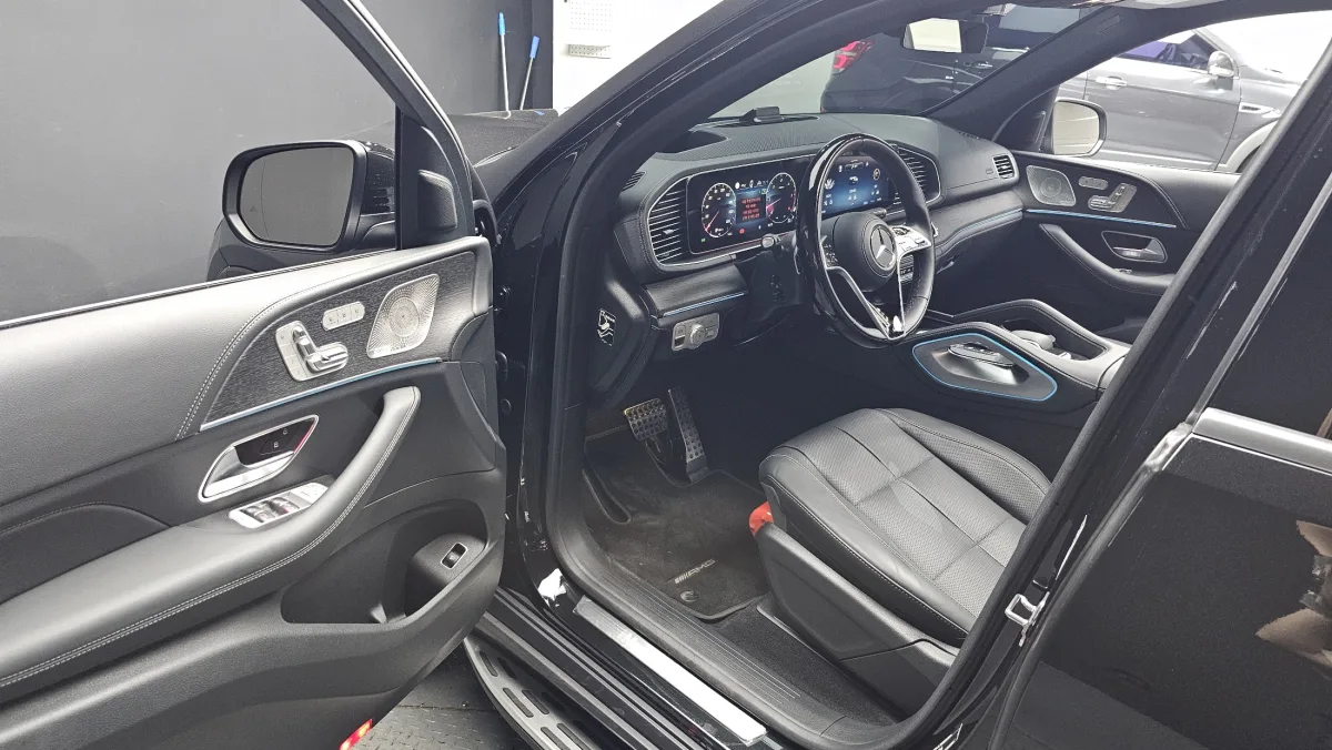 Mercedes-Benz GLS-Class interior detail
