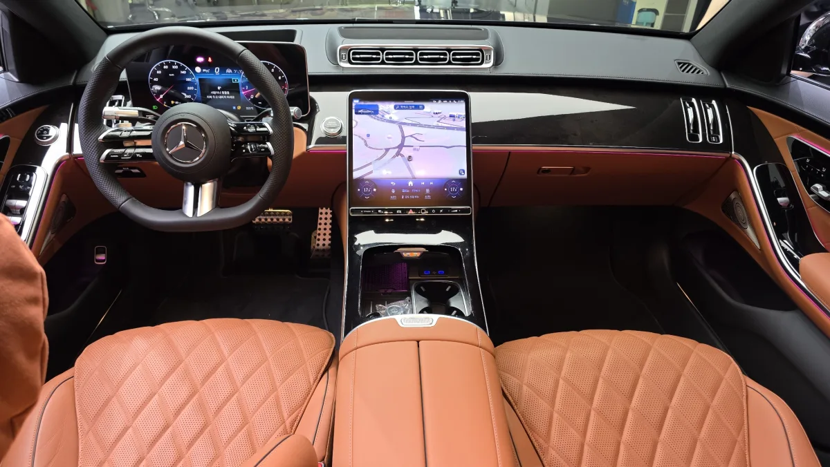 Mercedes-Benz S-Class interior detail