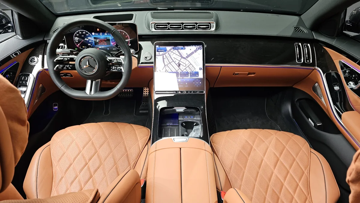 Mercedes-Benz S-Class interior detail