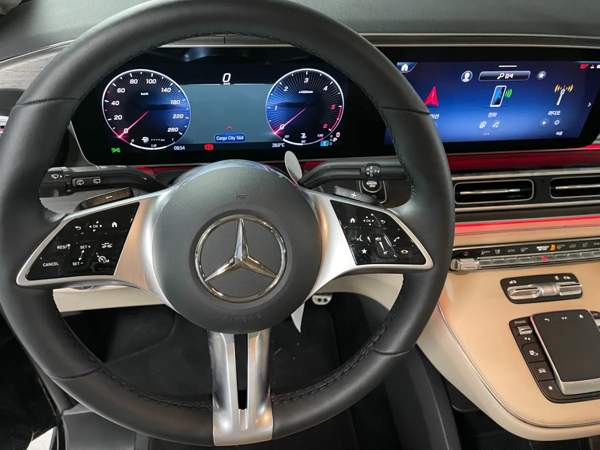 Mercedes-Benz V-Class interior detail
