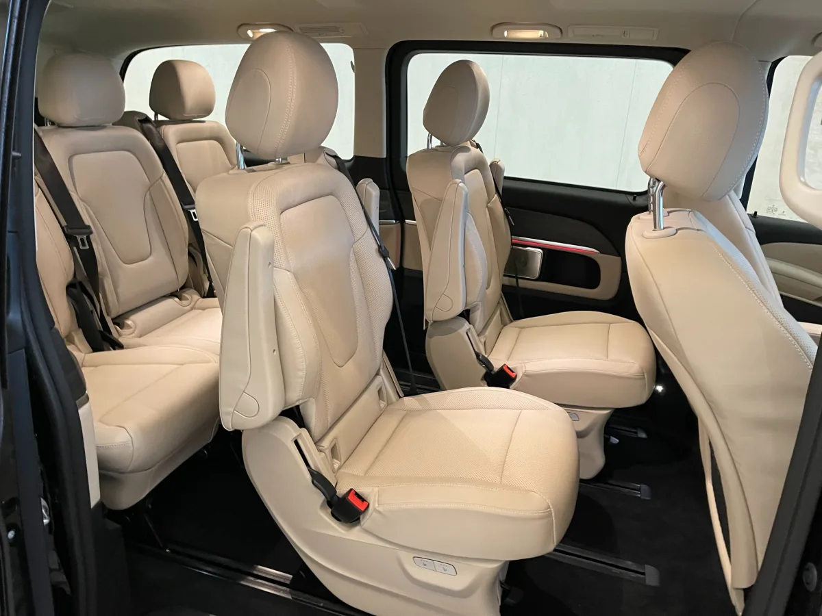 Mercedes-Benz V-Class interior detail