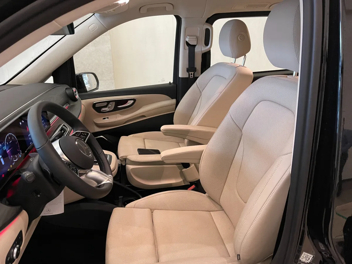 Mercedes-Benz V-Class interior detail
