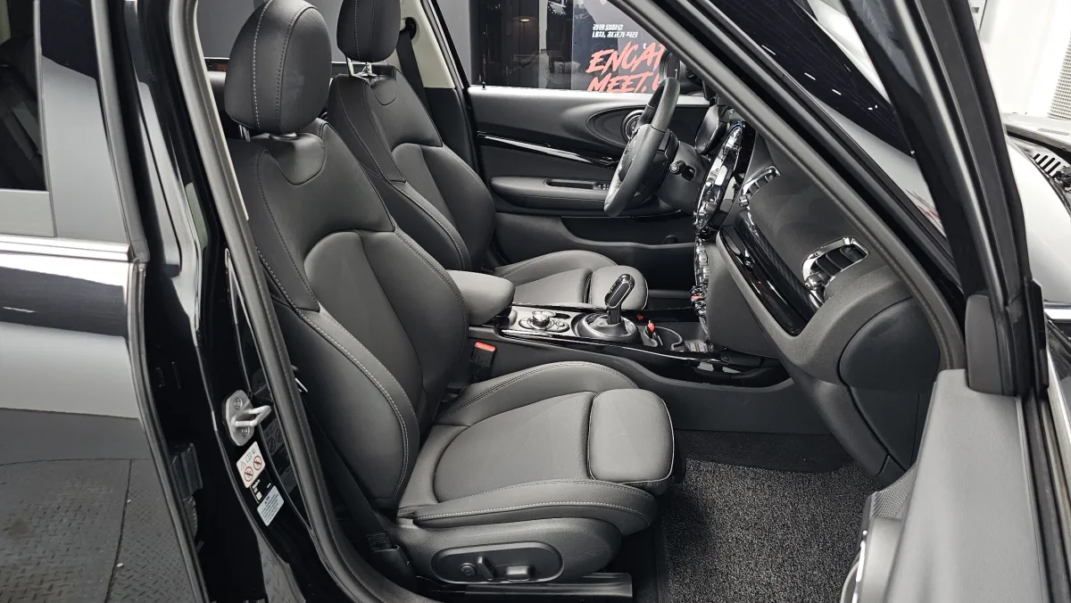 MINI Clubman interior detail