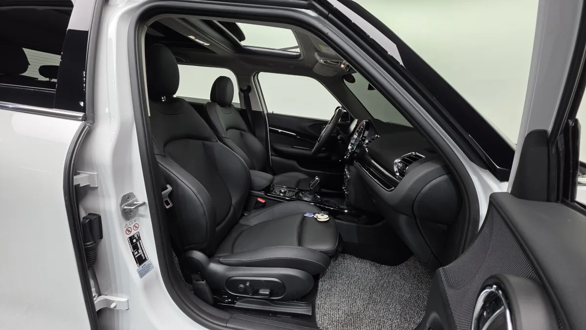 MINI Clubman interior detail