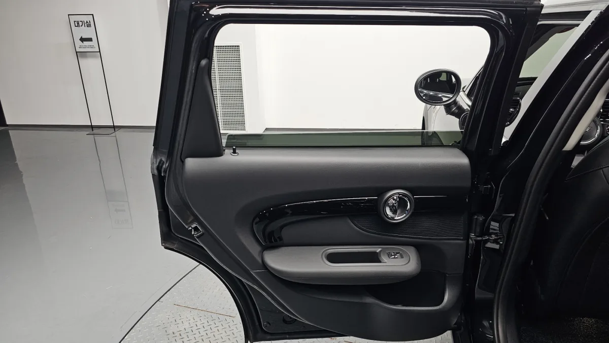MINI Clubman interior detail