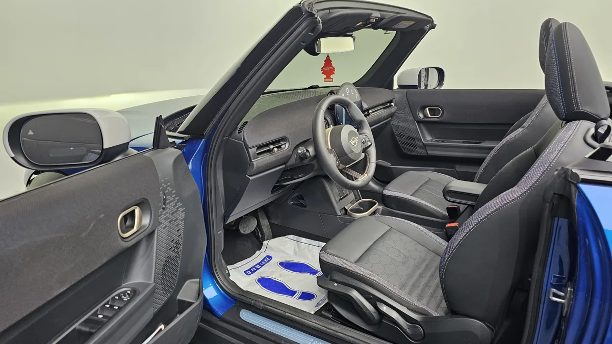 MINI Cooper Convertible interior detail