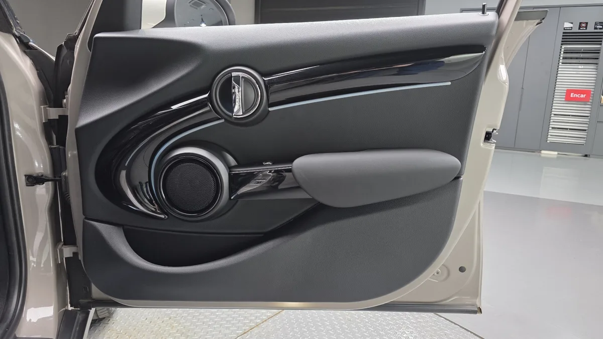 MINI Cooper interior detail