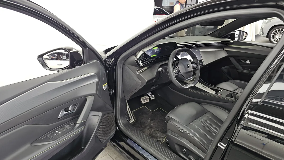 Peugeot 408 interior detail