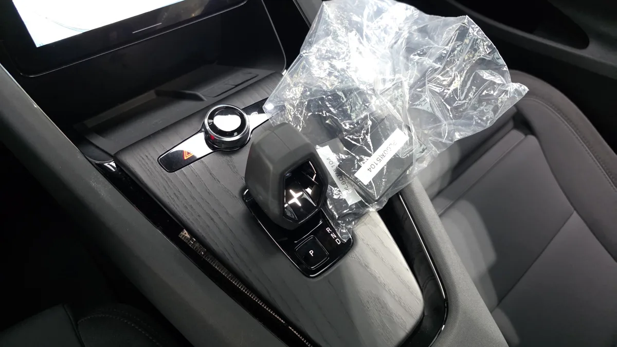 Polestar Polestar 2 interior detail