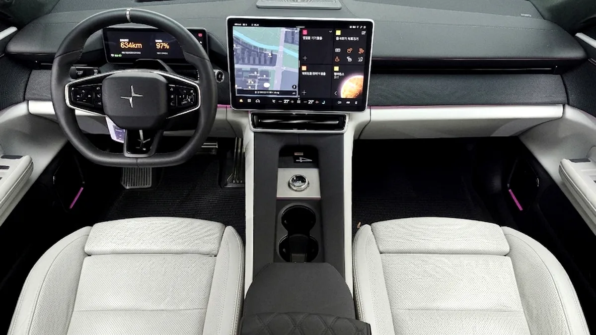 Polestar Polestar 4 interior detail