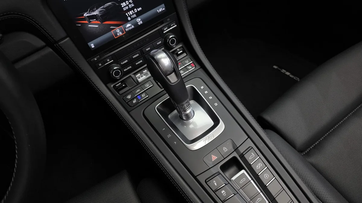 Porsche 718 interior detail