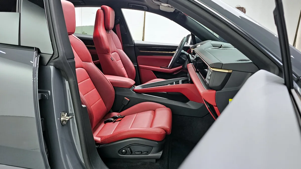 Porsche Macan interior detail