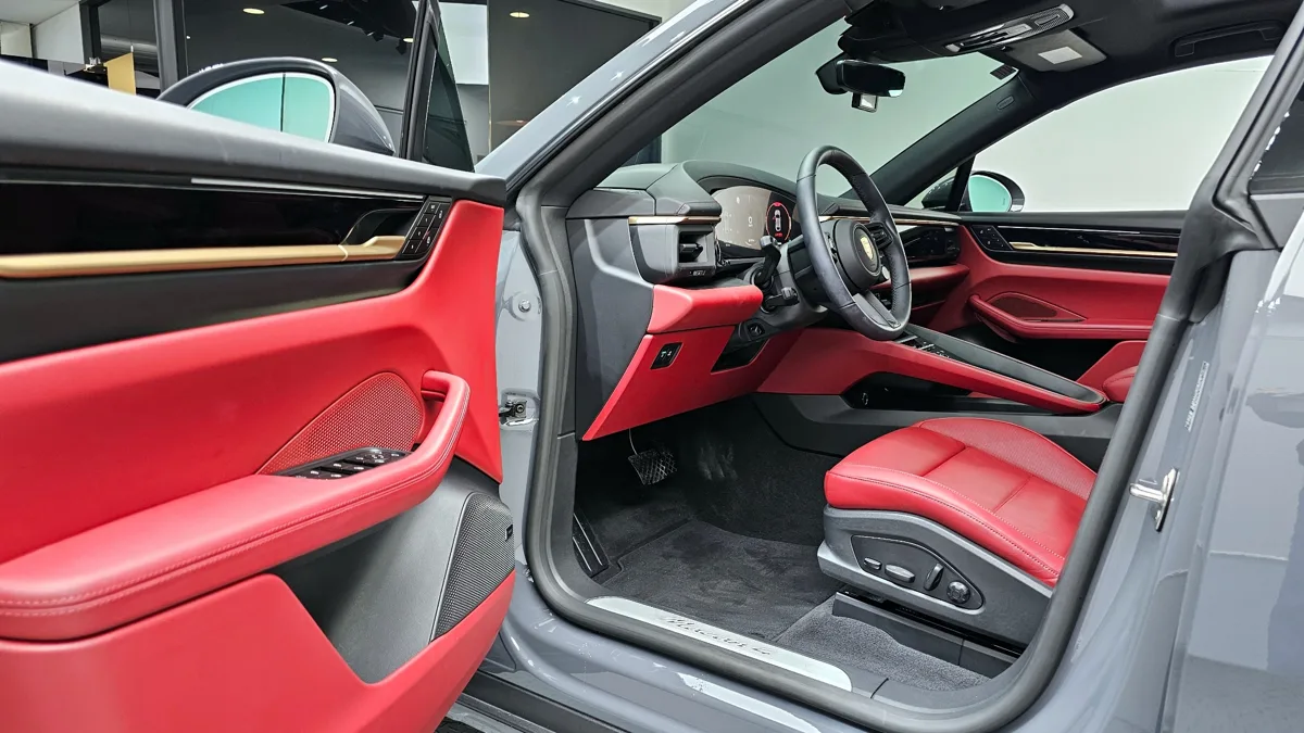 Porsche Macan interior detail