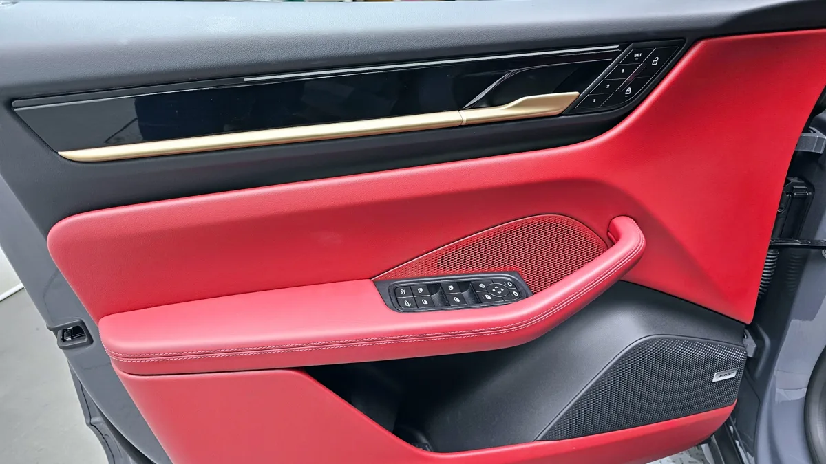 Porsche Macan interior detail