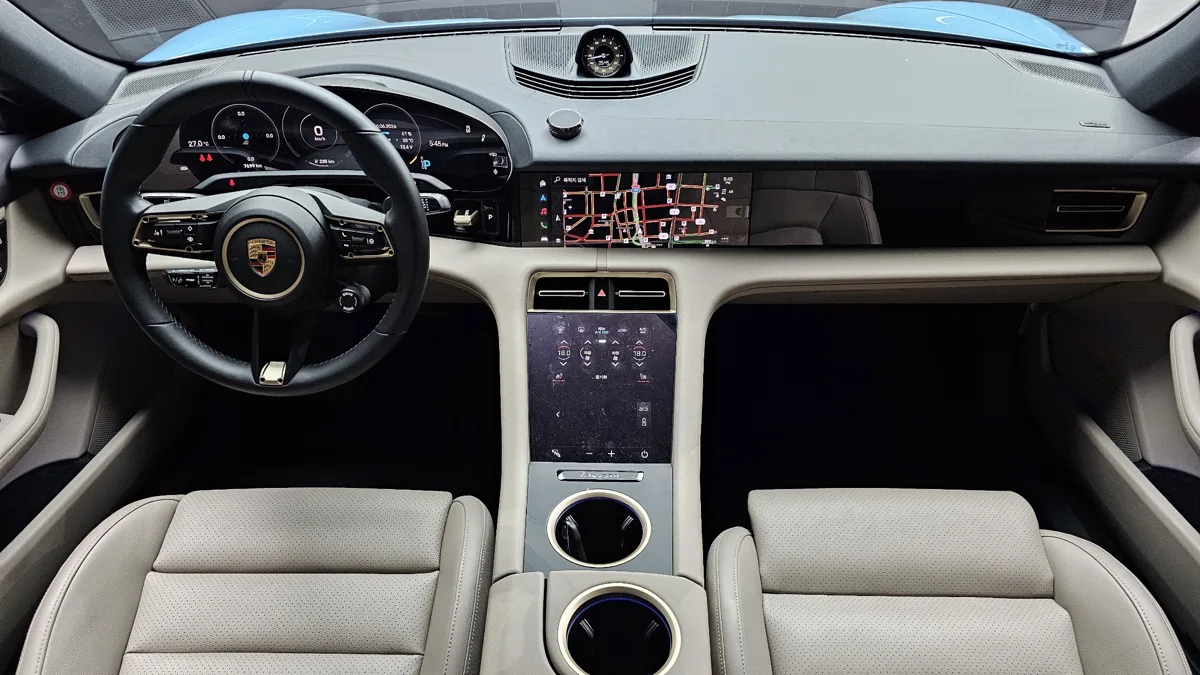 Porsche Taycan interior detail