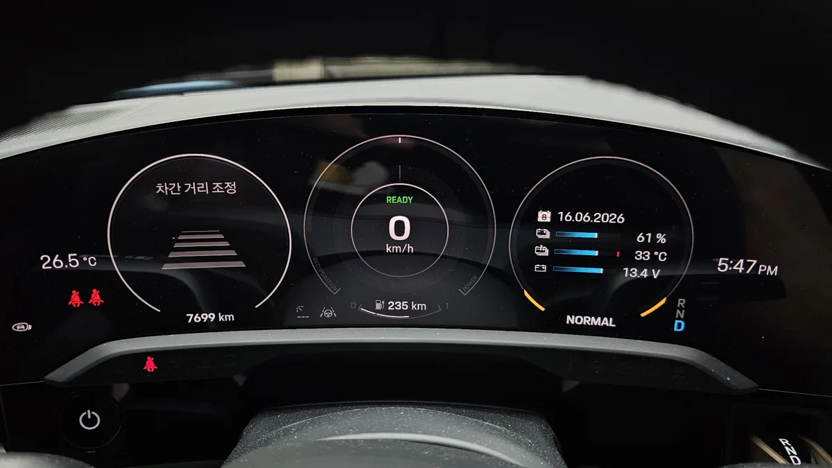 Porsche Taycan interior detail