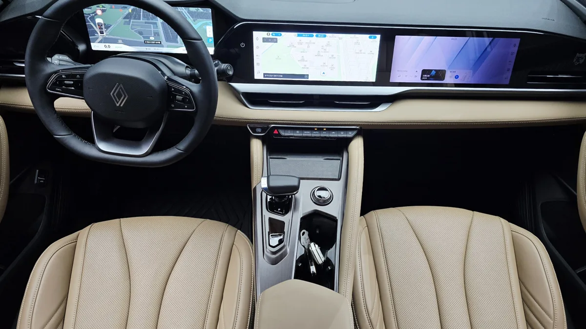 Renault Korea (Samsung) Grand Koleos interior detail