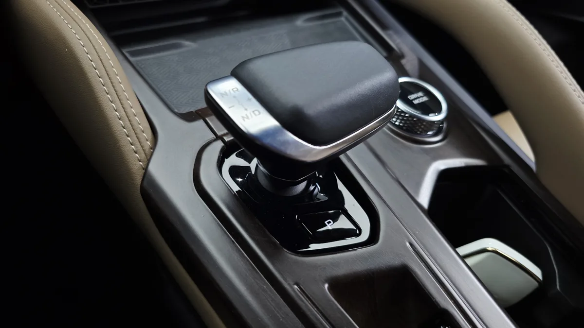 Renault Korea (Samsung) Grand Koleos interior detail