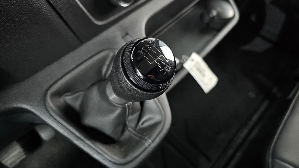 Renault Korea (Samsung) Master interior detail