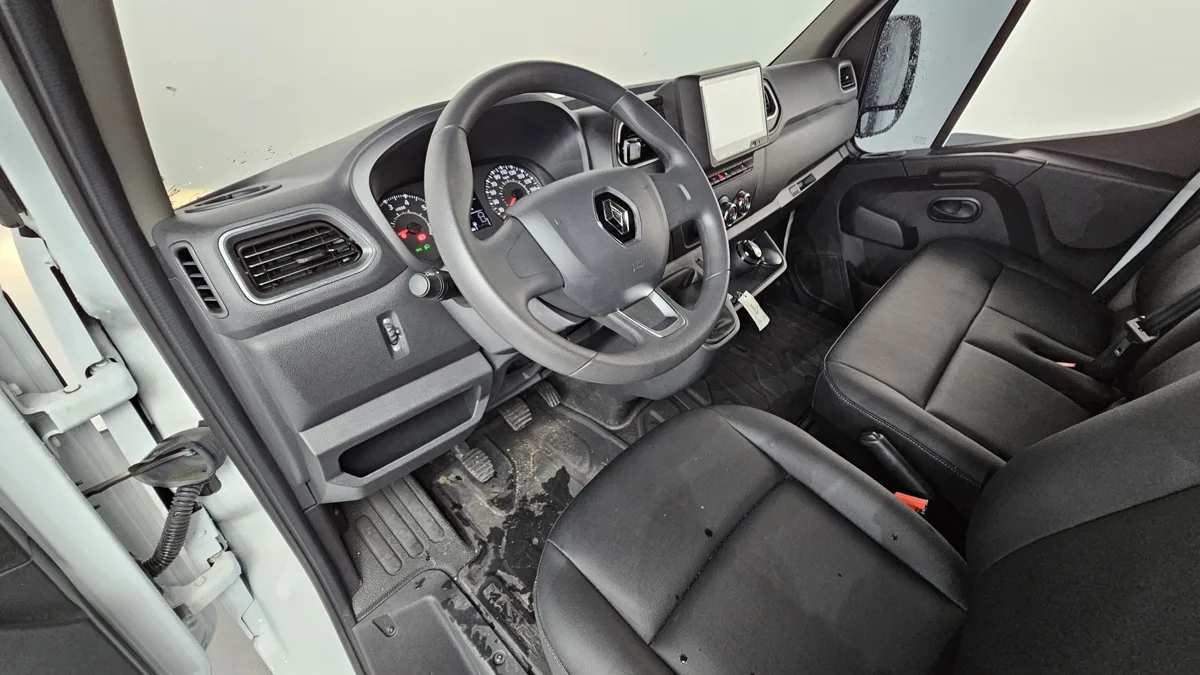 Renault Korea (Samsung) Master interior detail
