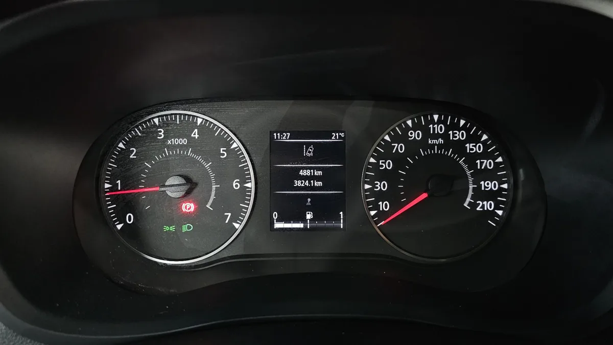 Renault Korea (Samsung) Master interior detail