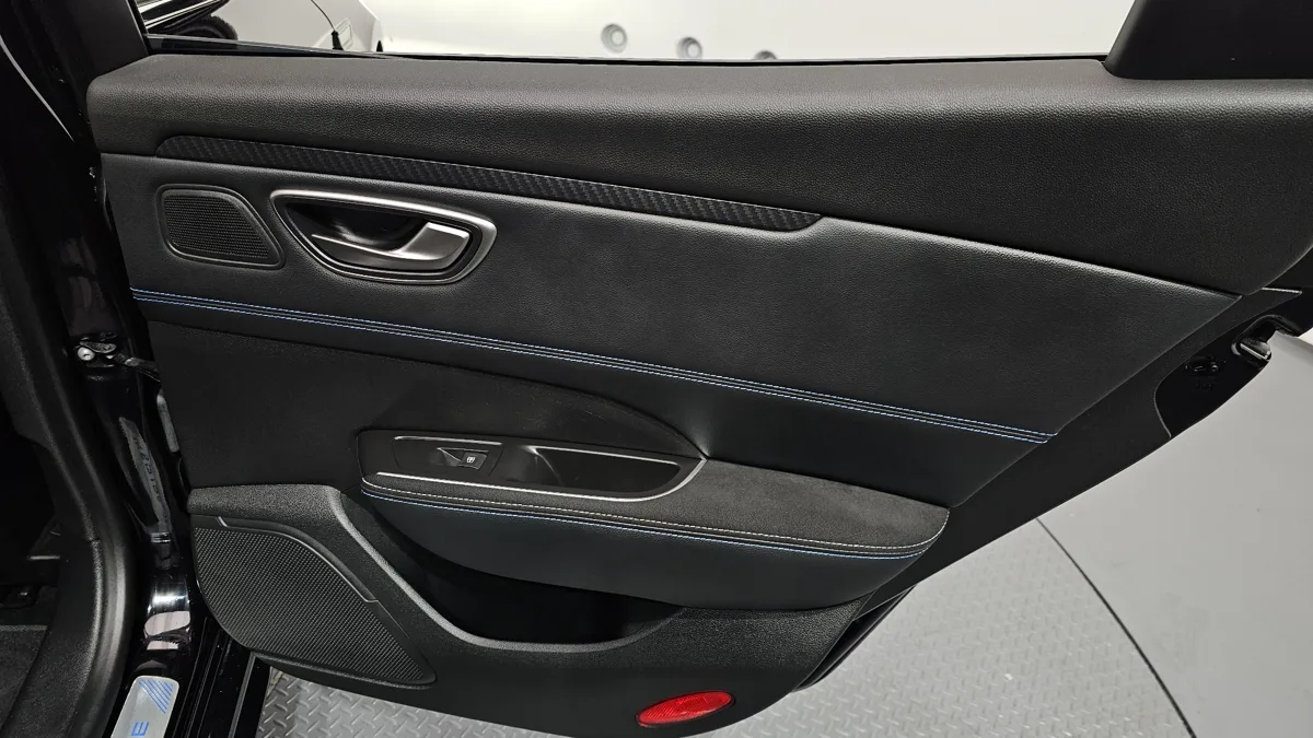 Renault Korea (Samsung) Talisman (SM6) interior detail