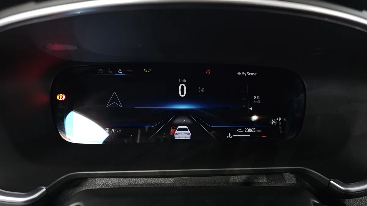 Renault Korea (Samsung) Talisman (SM6) interior detail