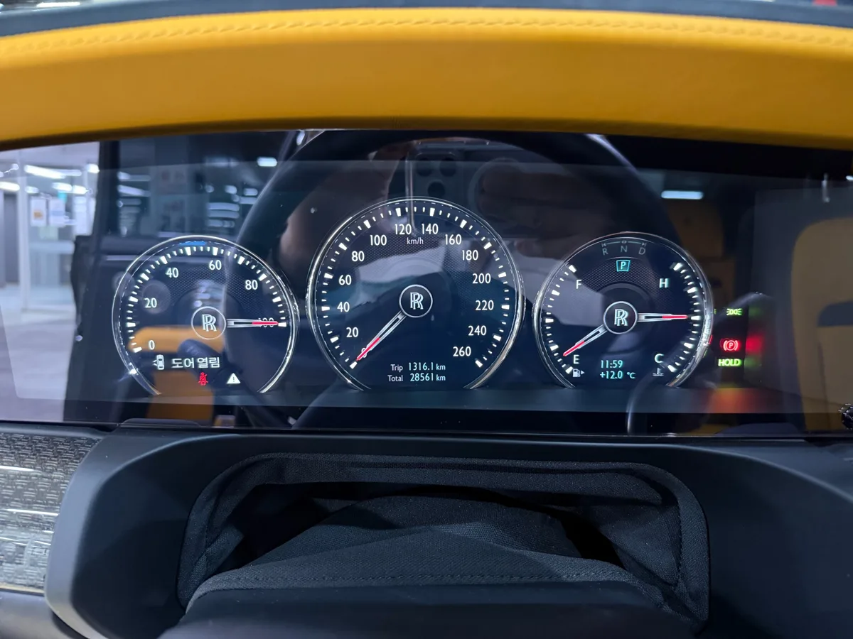 Rolls-Royce Ghost interior detail
