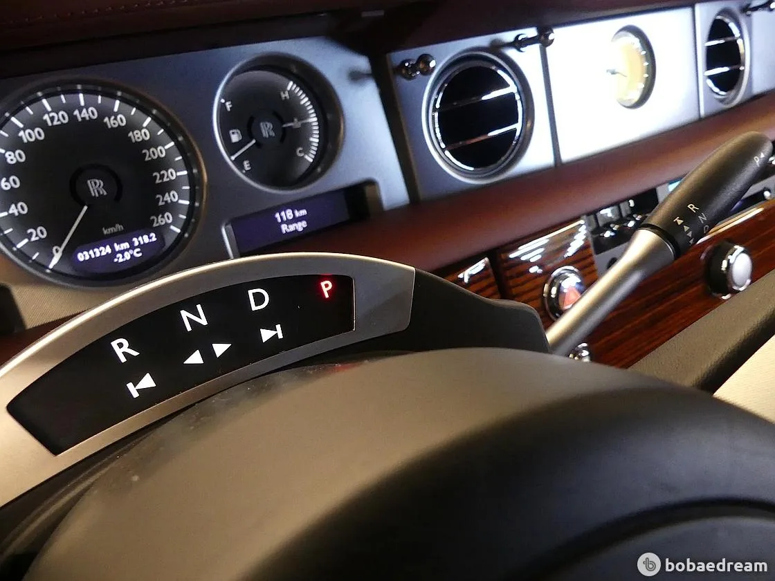 Rolls-Royce Phantom interior detail
