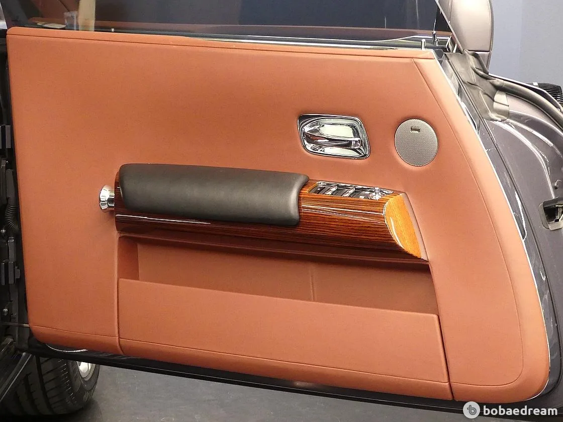 Rolls-Royce Phantom interior detail