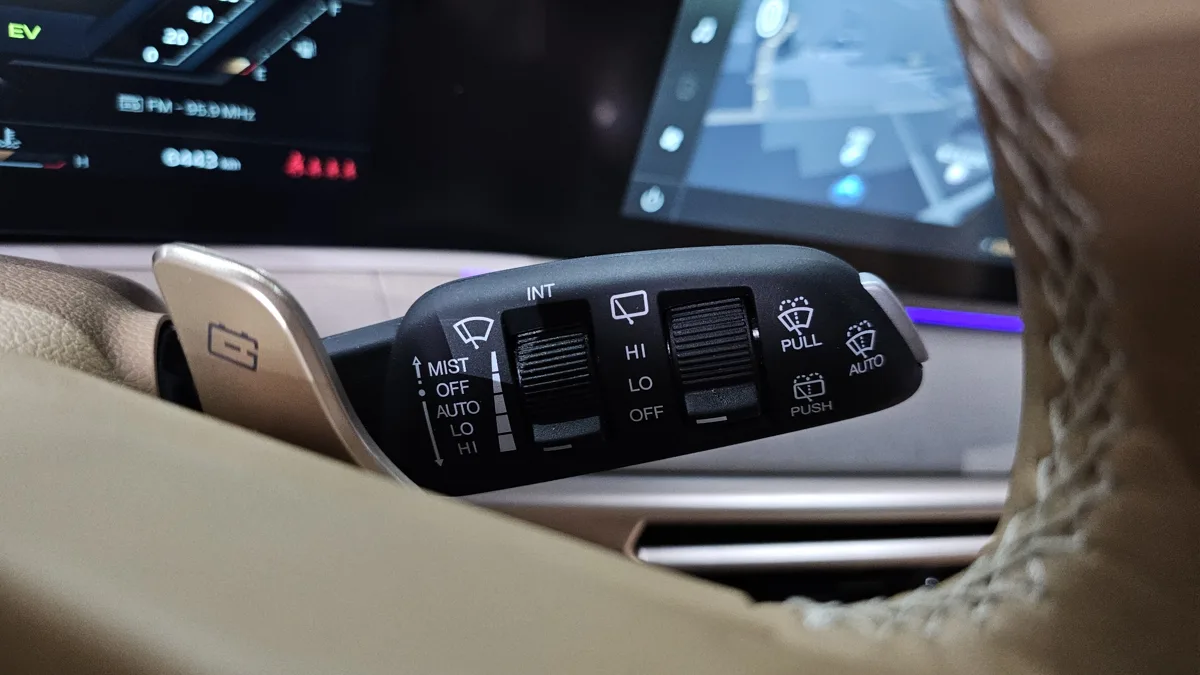 KG Mobility (SsangYong) Actyon interior detail