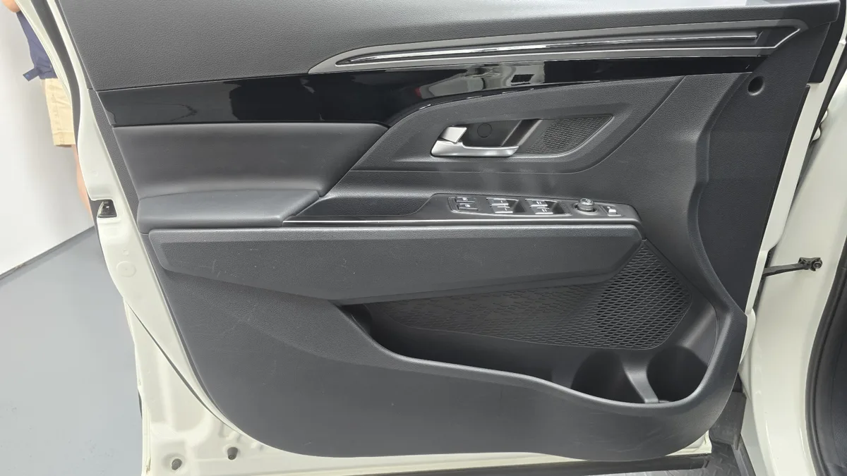 KG Mobility (SsangYong) Korando interior detail