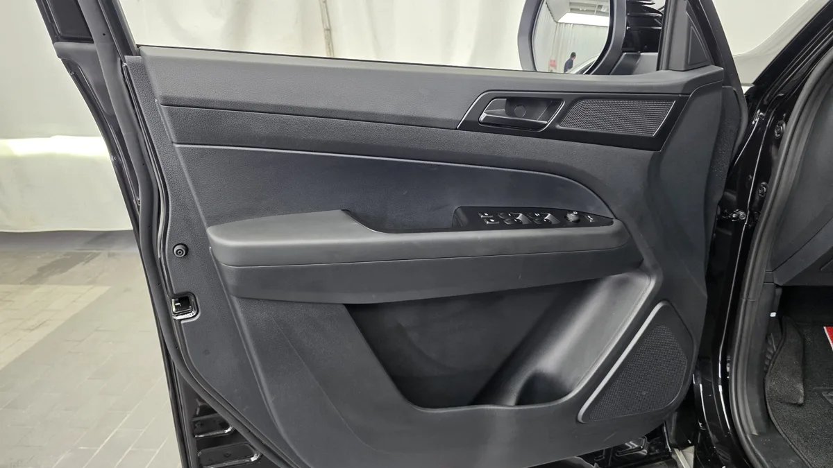 KG Mobility (SsangYong) Musso interior detail